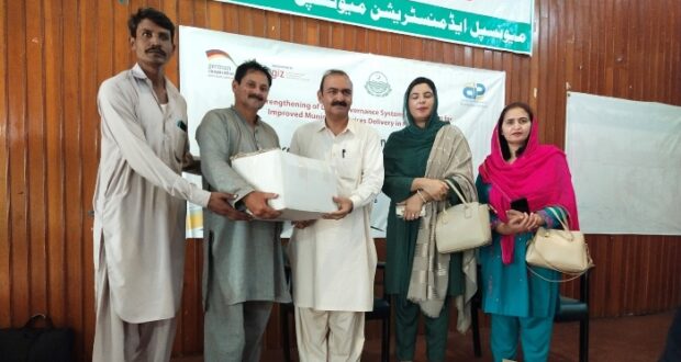 عملہ صفائی کی پیشہ ورانہ حفاظت توجہ کی متقاضی ہے